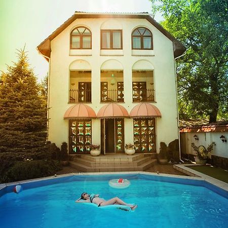 Eduard Hotel Uzjhorod Eksteriør bilde