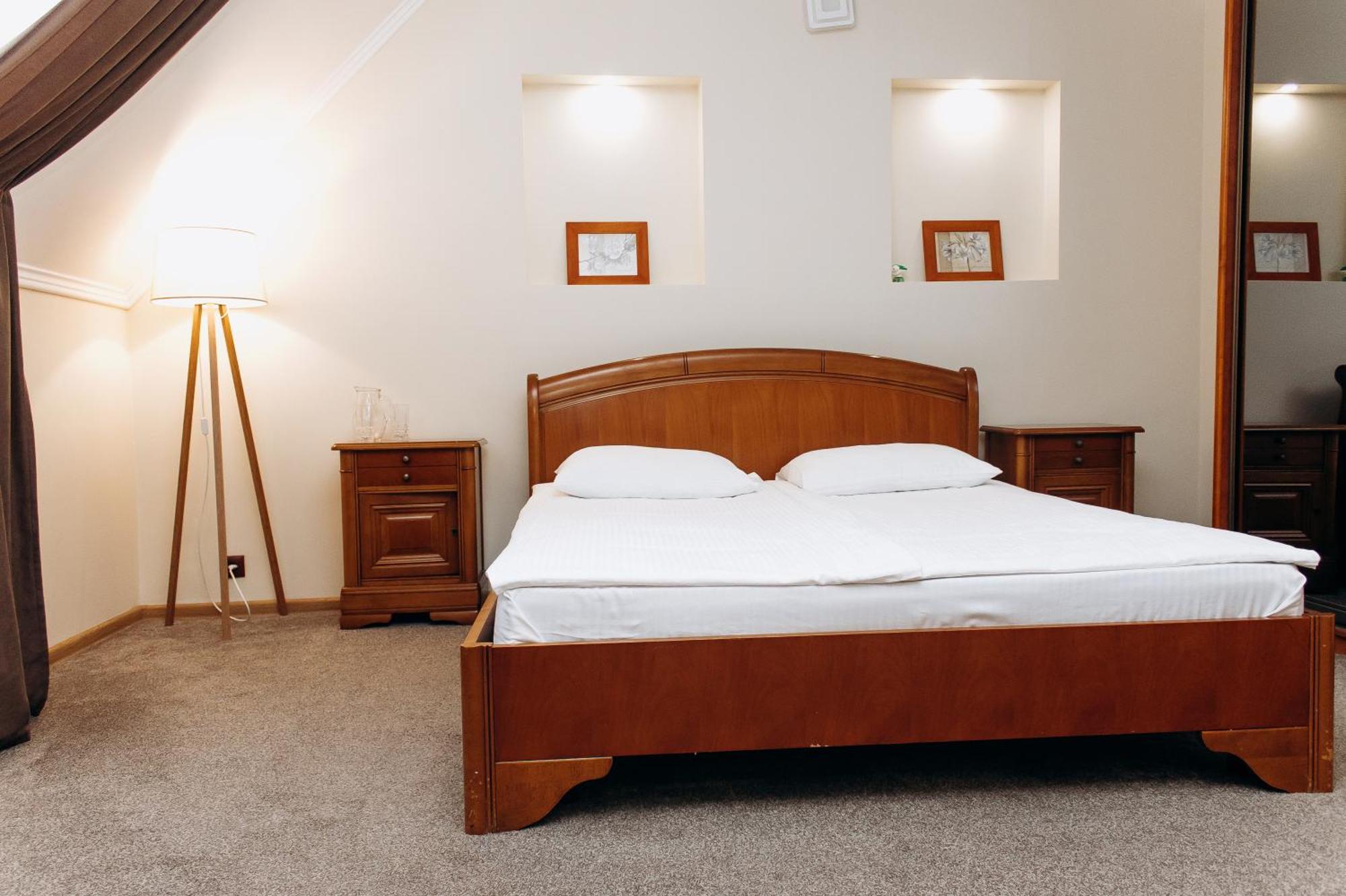 Eduard Hotel Uzjhorod Eksteriør bilde