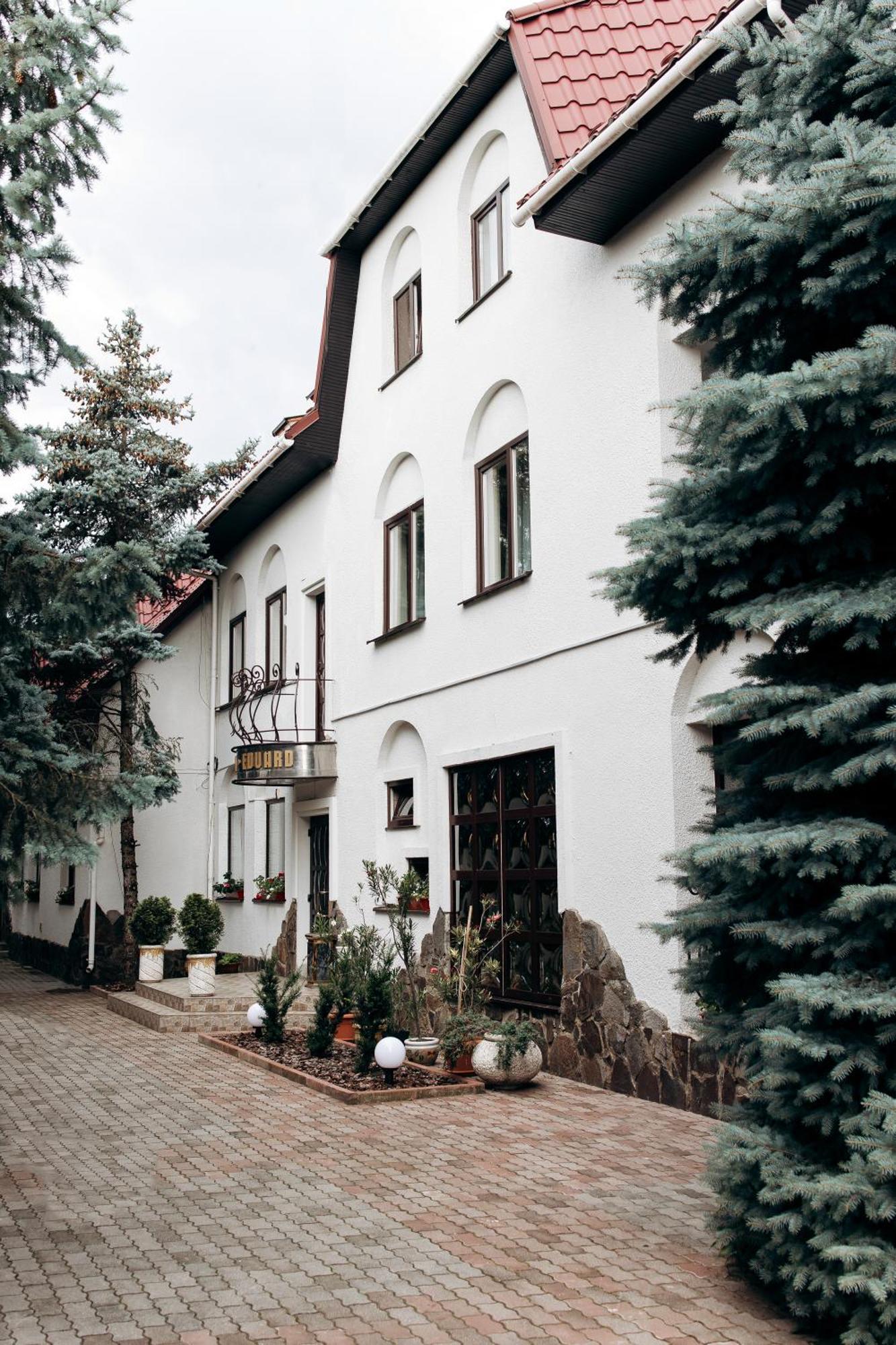 Eduard Hotel Uzjhorod Eksteriør bilde