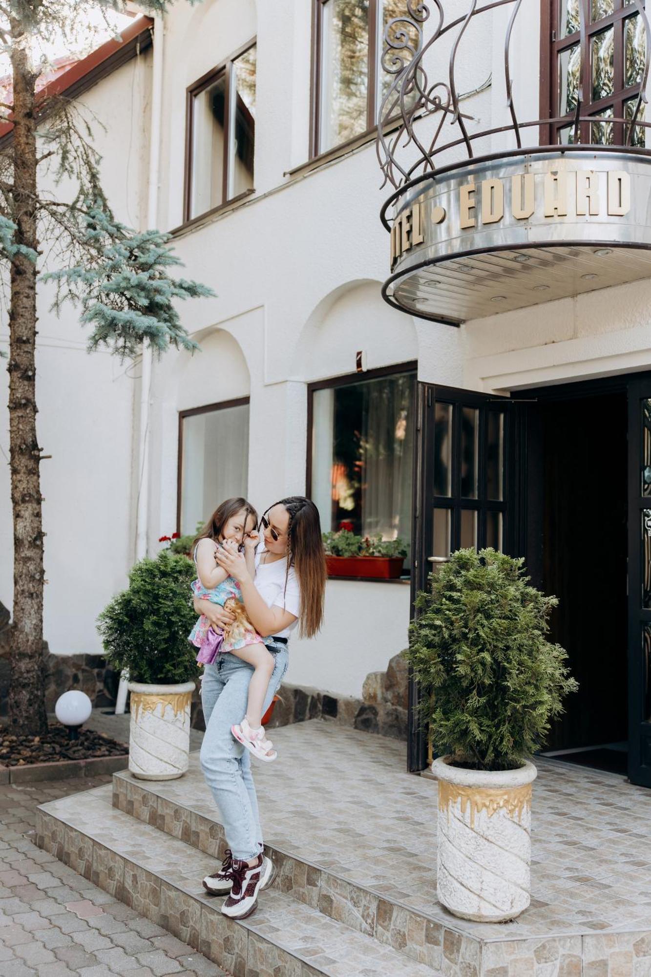Eduard Hotel Uzjhorod Eksteriør bilde