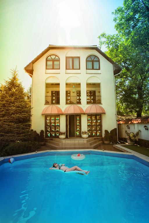 Eduard Hotel Uzjhorod Eksteriør bilde